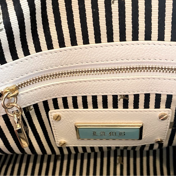 L.A.M.B. by Gwen Stefani Samburu Duffel Bag  Travel Tote Designer w/ Duster Bag - Picture 5 of 16